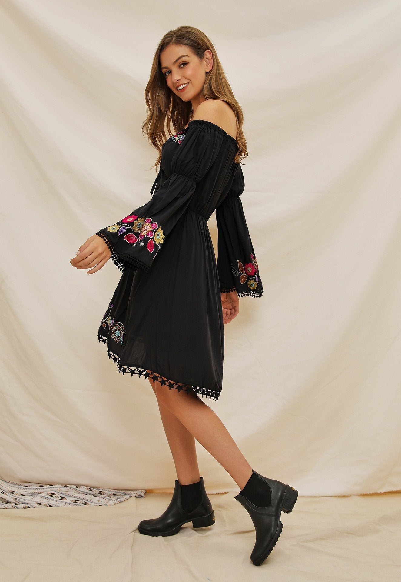 Embroidered Word Shoulder Lace Stitching Trumpet Sleeve Bohemian Holiday Dress