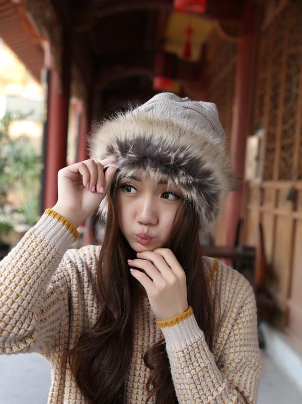 Women Winter Fur Collar Knit Hat Bib