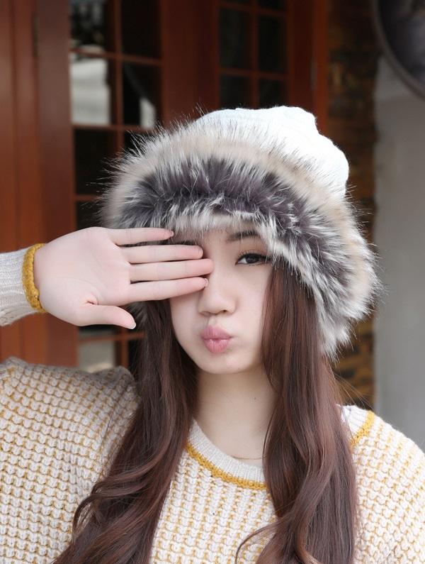 Women Winter Fur Collar Knit Hat Bib