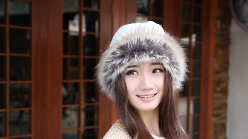 Women Winter Fur Collar Knit Hat Bib