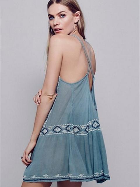 2018 new arrival Bohemian sleeveless embroidered flower sexy strap halter dress