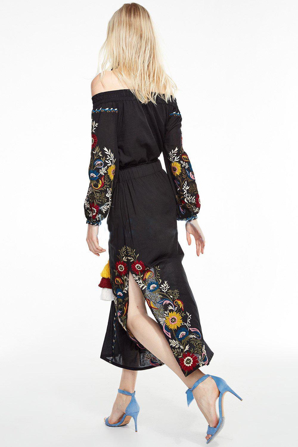 Shoulder-off Bohemian stripes heavy geometric embroidery tassels linen in the long section of the Black dress