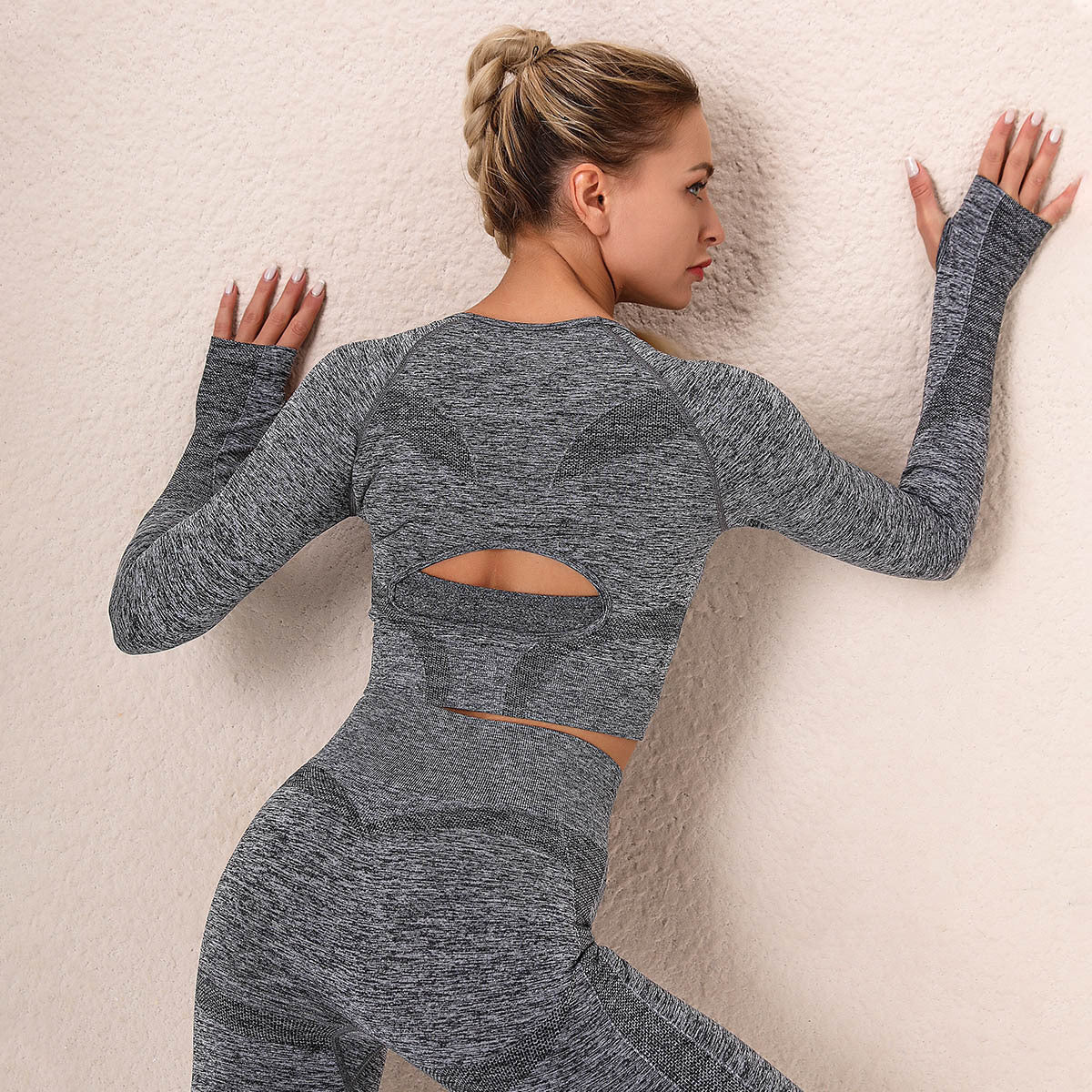 Seamless yoga clothes women's sexy beautiful back long sleeve tops sports running fitness clothes