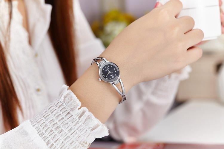 Fashion Girl Bracelet Waterproof Quartz Electronics Watch