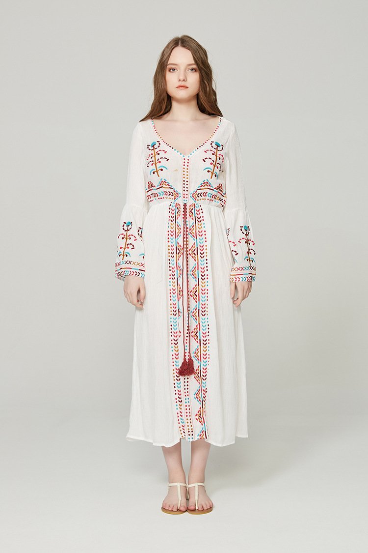 2018 Boho Embroidered Long Sleeve Loose Beach Dress