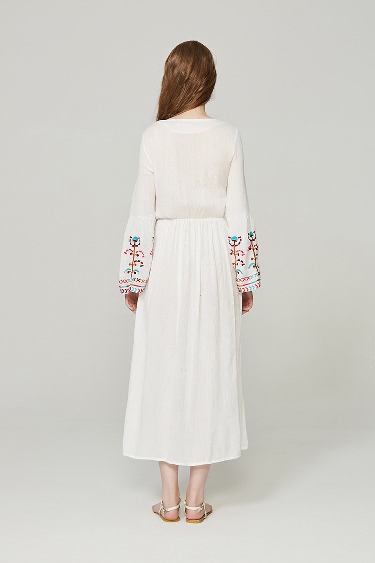 2018 Boho Embroidered Long Sleeve Loose Beach Dress