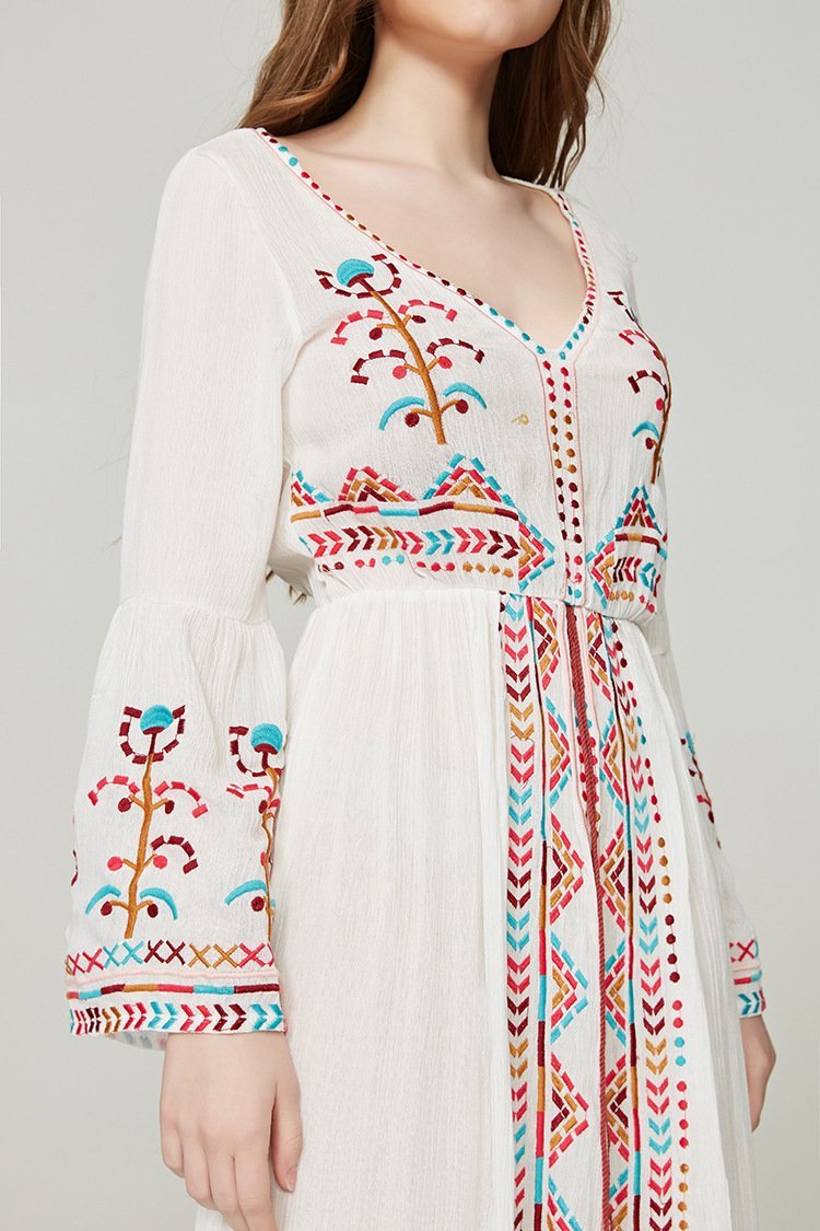 2018 Boho Embroidered Long Sleeve Loose Beach Dress