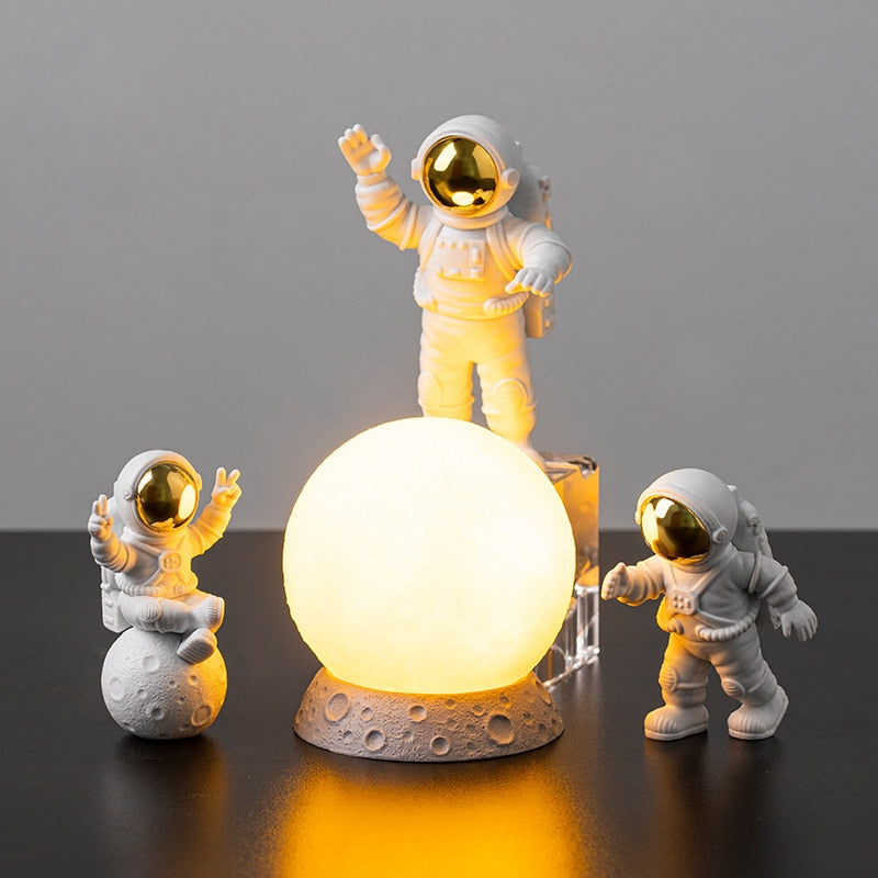 3Pc Astronaut Decor Action Figures and Moon Home Decor Resin Astronaut Statue Room Office Desktop Decoration Presents Boy Gift