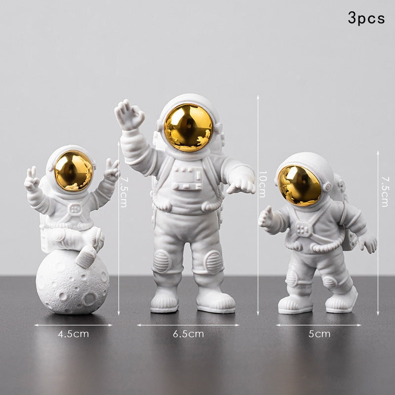 3Pc Astronaut Decor Action Figures and Moon Home Decor Resin Astronaut Statue Room Office Desktop Decoration Presents Boy Gift