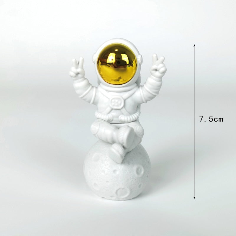 3Pc Astronaut Decor Action Figures and Moon Home Decor Resin Astronaut Statue Room Office Desktop Decoration Presents Boy Gift