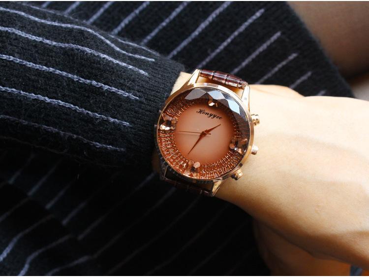 Fashion Women PU Band Butterfly Watch