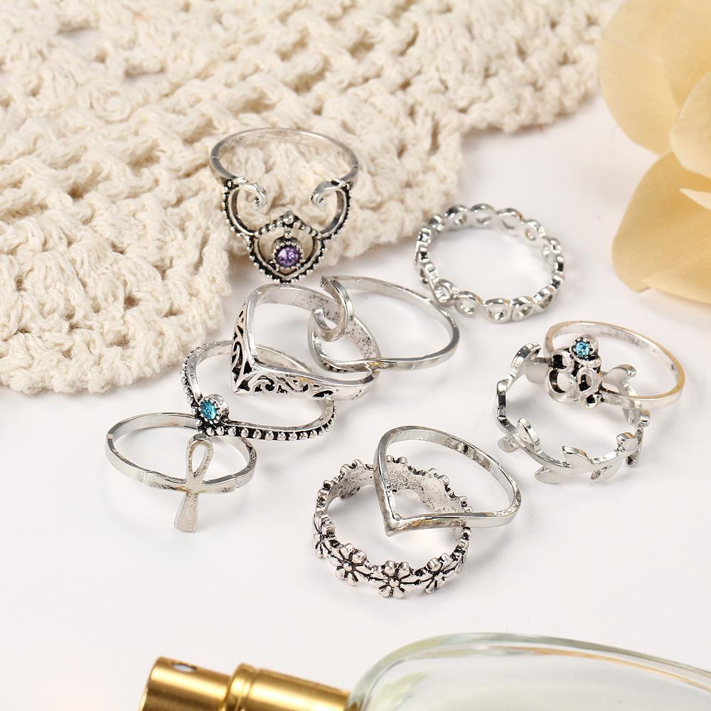 Vintage crystal hollow carved V-shaped flowers 10 sets of 10 sets of rings ring sets of jewelry