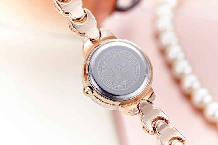 New Korean Women Fashion Casual Steel Band Quartz Watch