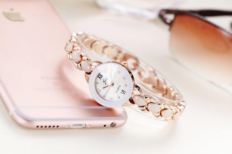 New Korean Women Fashion Casual Steel Band Quartz Watch