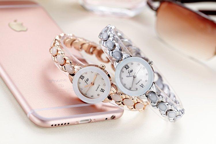 New Korean Women Fashion Casual Steel Band Quartz Watch