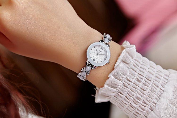 New Korean Women Fashion Casual Steel Band Quartz Watch