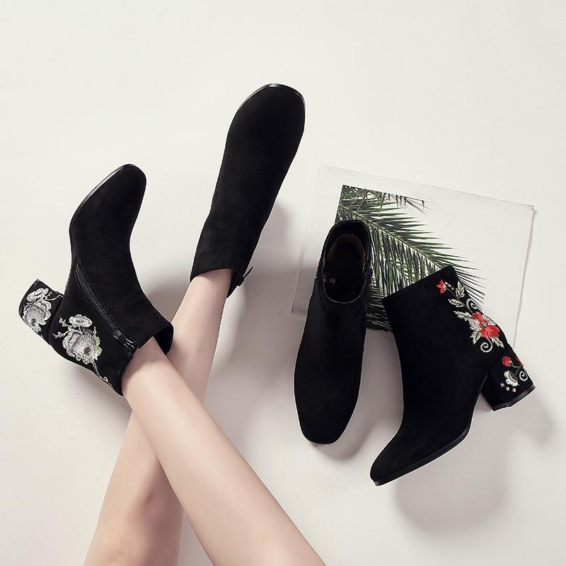 Autumn and winter new retro national wind embroidered boots children's short boots high-heeled embroidery women's boots