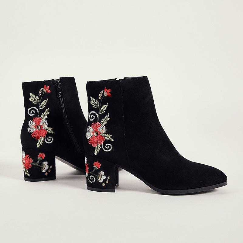 Autumn and winter new retro national wind embroidered boots children's short boots high-heeled embroidery women's boots