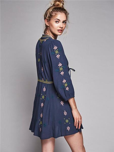 Hot Sale Sleeve lace waist Bohemia V-neck embroidery dress