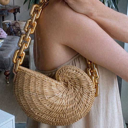 Woven straw woven bag shell shape rattan woven bag personalized acrylic chain shoulder bag