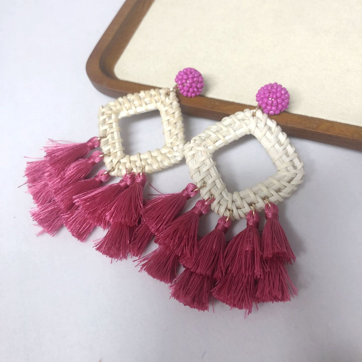 New vintage rattan tassel earrings earrings Bohemian handmade raffia earrings