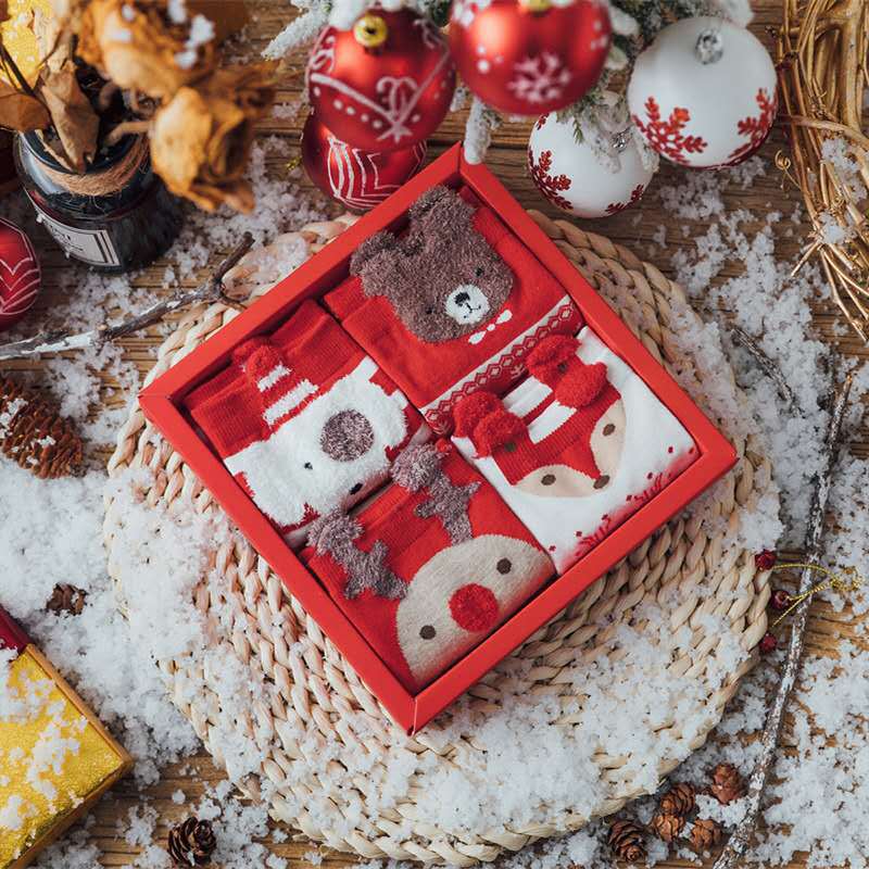 Autumn and winter new product red Christmas socks gift box cartoon cute medium tube socks female cotton socks Christmas socks boxed