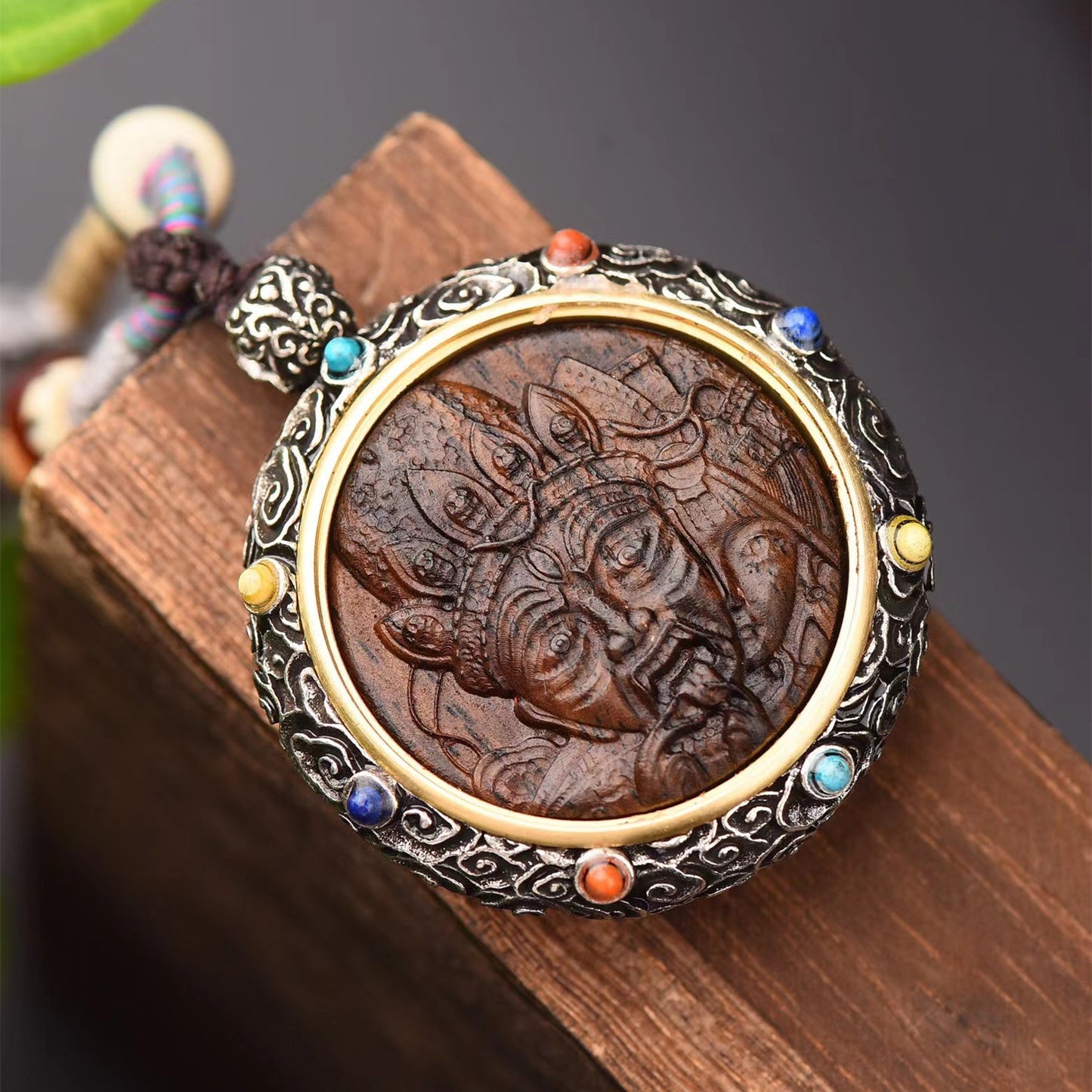 Women's Versatile Retro Necklace National Jewelry Wood Nine tailed Fox Zhajilam Green Tara Thangka Necklace