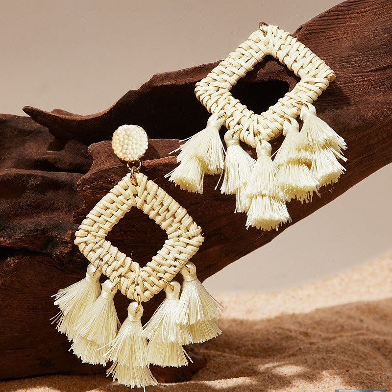 New vintage rattan tassel earrings earrings Bohemian handmade raffia earrings