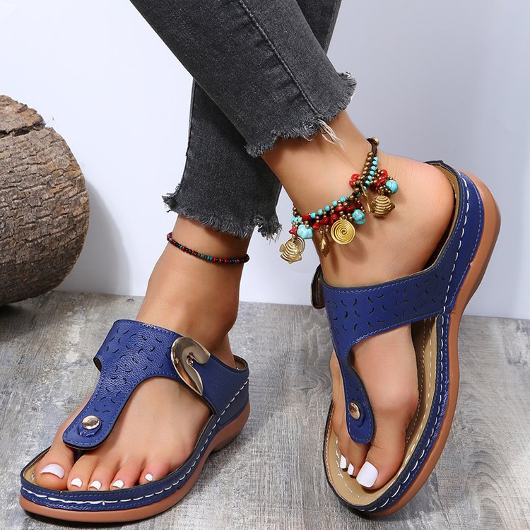 Spring New Round Head Hollow Metal Buckle Wedge Heel Wear Solid Color Comfortable Flip Flops