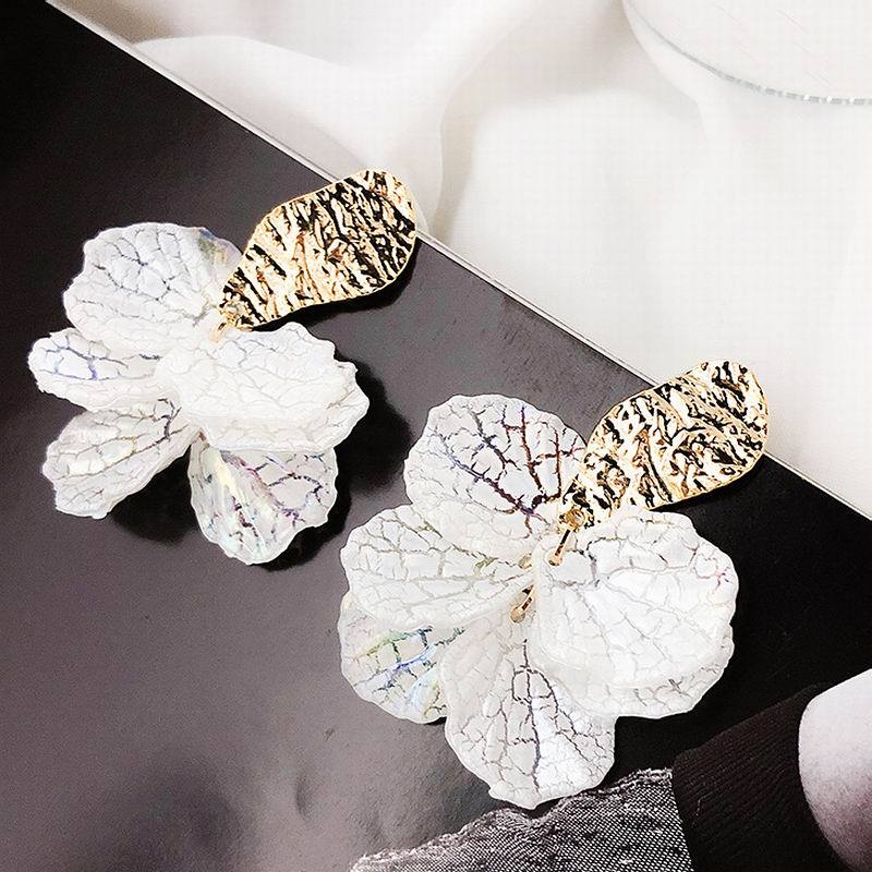 White Shell Flower Petal Drop Earrings For Women